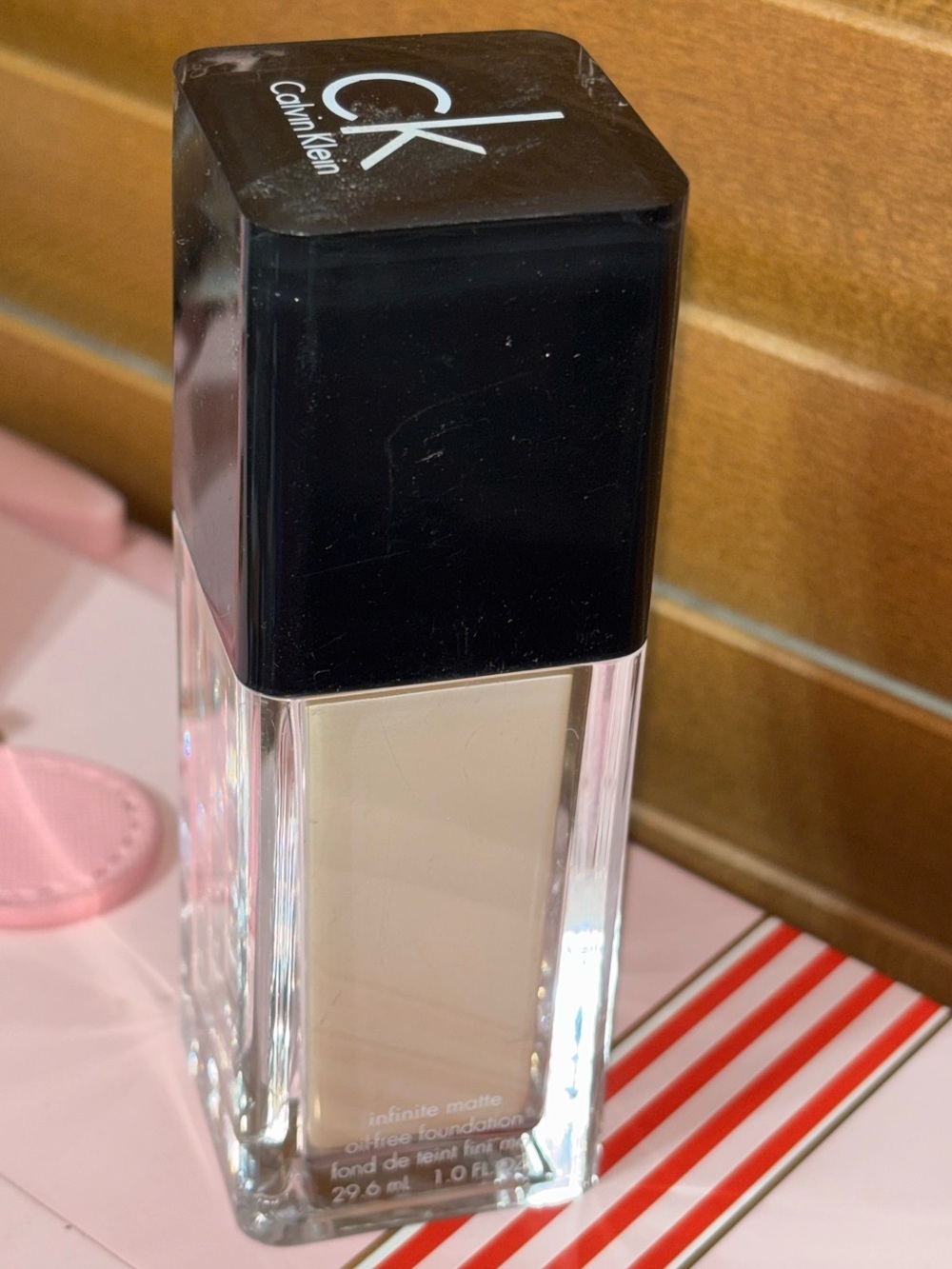 Calvin Klein Infinite Matte Oil-Free Foundation - Picture 2 of 6